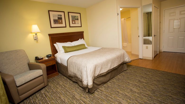 <b>Candlewood Suites Nederland Room</b>. Images powered by <a href="https://www.leonardoworldwide.com/" title="Leonardo Worldwide" target="_blank">Leonardo</a>.