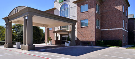 Holiday Inn Express & Suites San Antonio Exterior