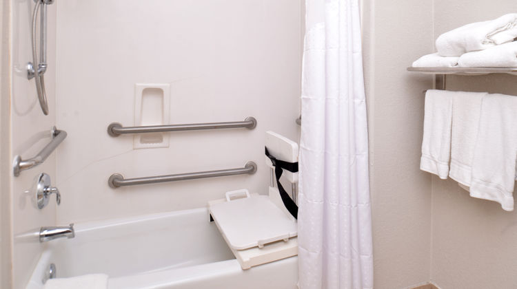 Holiday Inn Express & Suites San Antonio Room