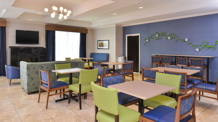 Holiday Inn Express & Suites San Antonio Lobby