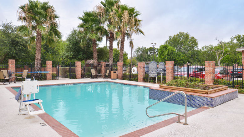 <b>Holiday Inn Express & Suites San Antonio Pool</b>. Images powered by <a href="https://www.leonardoworldwide.com/" title="Leonardo Worldwide" target="_blank">Leonardo</a>.
