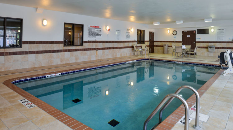 Holiday Inn Express Hotel & Suites Pool