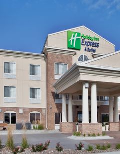 Holiday Inn Express Hotel & Suites