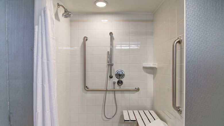 <b>Holiday Inn Express & Suites Oshawa Room</b>. Images powered by <a href="https://www.leonardoworldwide.com/" title="Leonardo Worldwide" target="_blank">Leonardo</a>.