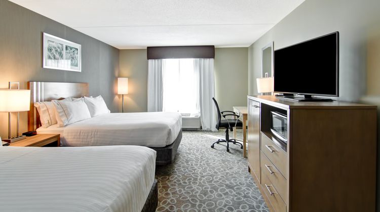 Holiday Inn Express & Suites Oshawa Room