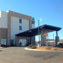 Holiday Inn Express & Suites Tahlequah