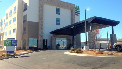 Holiday Inn Express & Suites Tahlequah