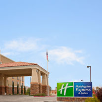 Holiday Inn Express Hotel & Suites