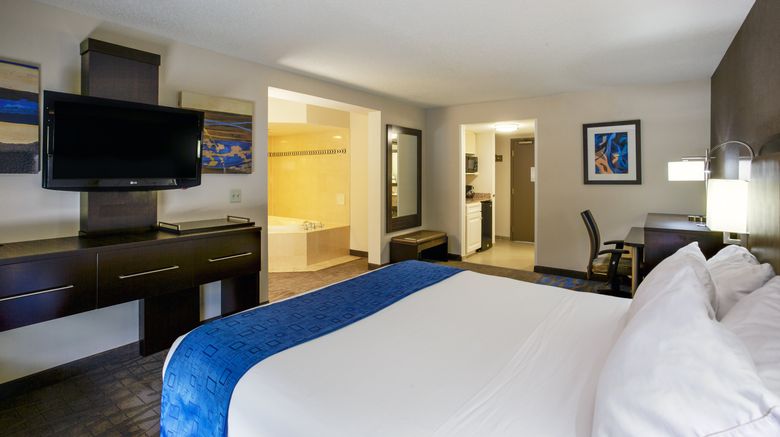 <b>Holiday Inn Express Hotel & Suites Suite</b>. Images powered by <a href="https://www.leonardoworldwide.com/" title="Leonardo Worldwide" target="_blank">Leonardo</a>.