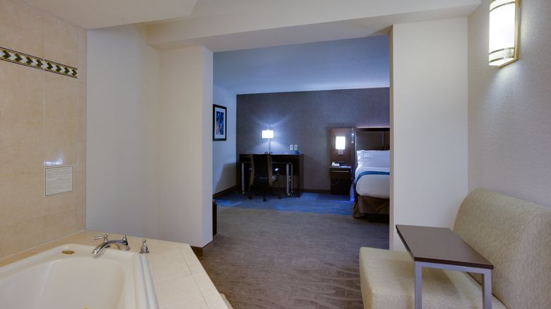<b>Holiday Inn Express Hotel & Suites Suite</b>. Images powered by <a href="https://www.leonardoworldwide.com/" title="Leonardo Worldwide" target="_blank">Leonardo</a>.