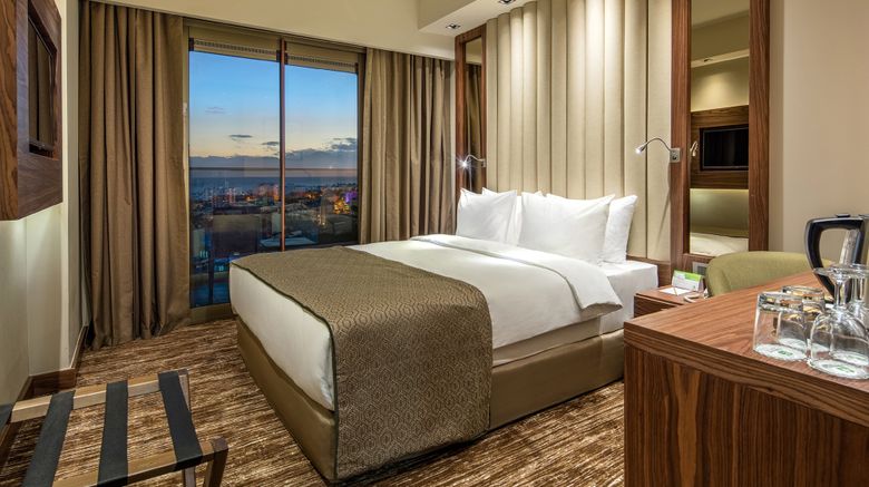<b>Holiday Inn Antalya-Lara Room</b>. Images powered by <a href="https://www.leonardoworldwide.com/" title="Leonardo Worldwide" target="_blank">Leonardo</a>.