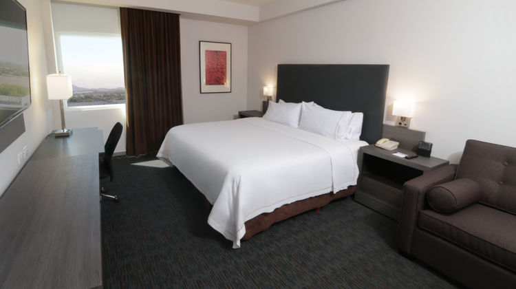 Holiday Inn Express & Suites Hermosillo Suite