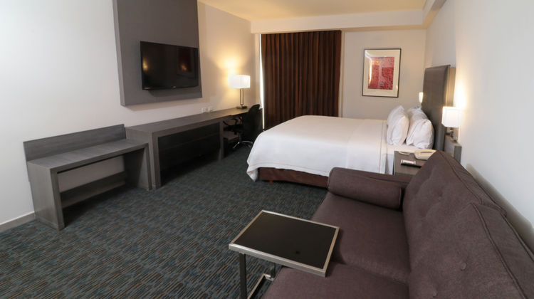 Holiday Inn Express & Suites Hermosillo Suite