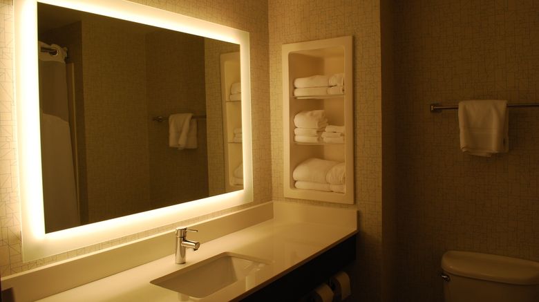 <b>Holiday Inn Express Kingsport Meadowview Room</b>. Images powered by <a href="https://www.leonardoworldwide.com/" title="Leonardo Worldwide" target="_blank">Leonardo</a>.