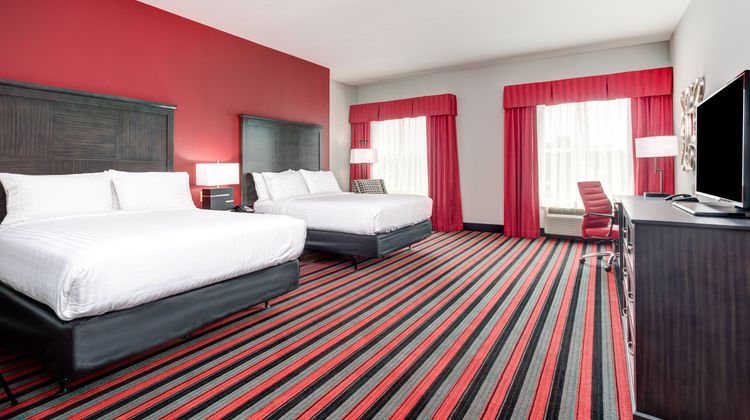 Holiday Inn & Suites Lafayette North Room