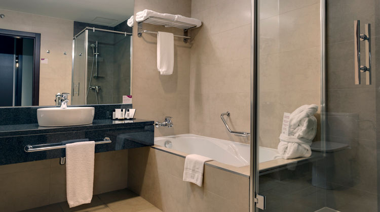 Crowne Plaza Hotel Madrid Airport Room