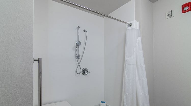 Holiday Inn Express & Suites Atchison Room