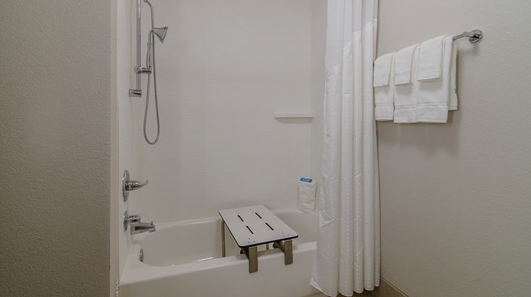 Holiday Inn Express & Suites Atchison Room