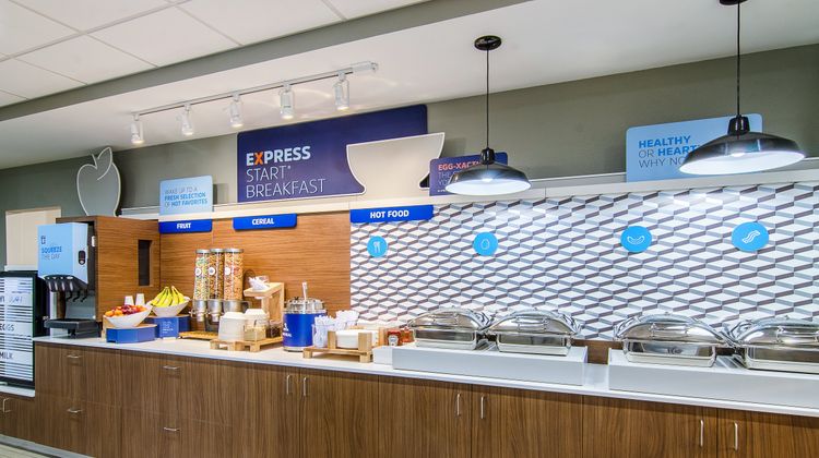 Holiday Inn Express & Suites Atchison Restaurant