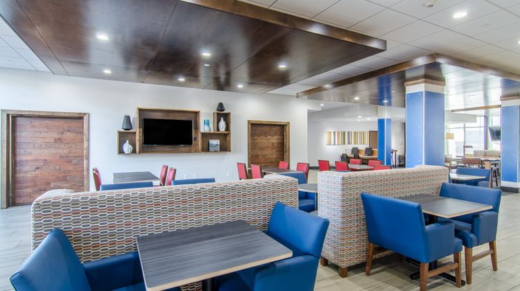 Holiday Inn Express & Suites Atchison Restaurant