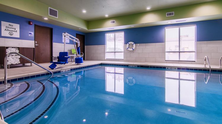 Holiday Inn Express & Suites Atchison Pool