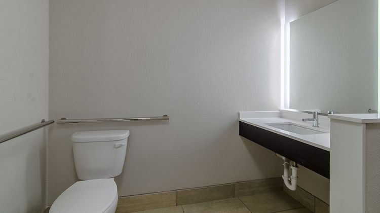 Holiday Inn Express & Suites Atchison Room
