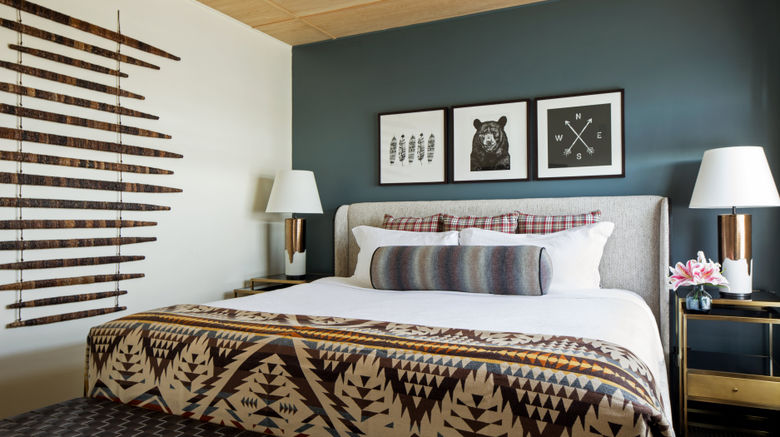 <b>Kimpton RiverPlace Hotel Suite</b>. Images powered by <a href="https://www.leonardoworldwide.com/" title="Leonardo Worldwide" target="_blank">Leonardo</a>.