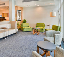 Holiday Inn Express & Suites Salem Lobby