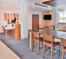 Holiday Inn Express & Suites Salem Lobby