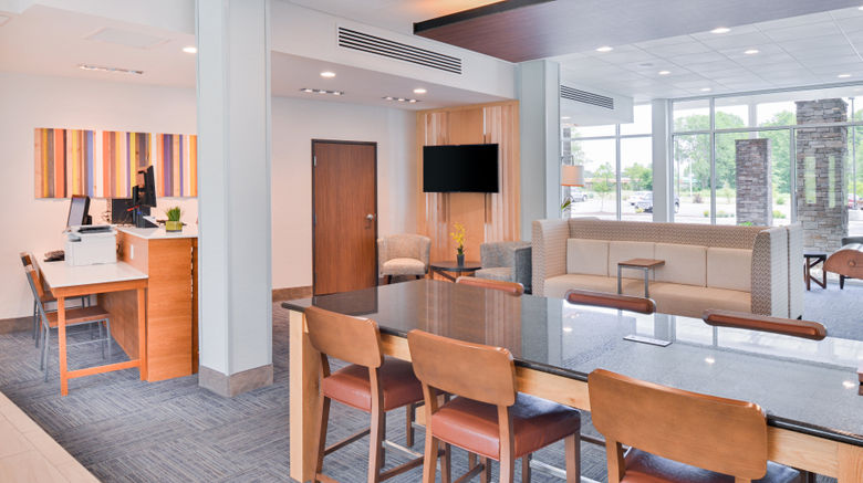<b>Holiday Inn Express & Suites Salem Lobby</b>. Images powered by <a href="https://www.leonardoworldwide.com/" title="Leonardo Worldwide" target="_blank">Leonardo</a>.