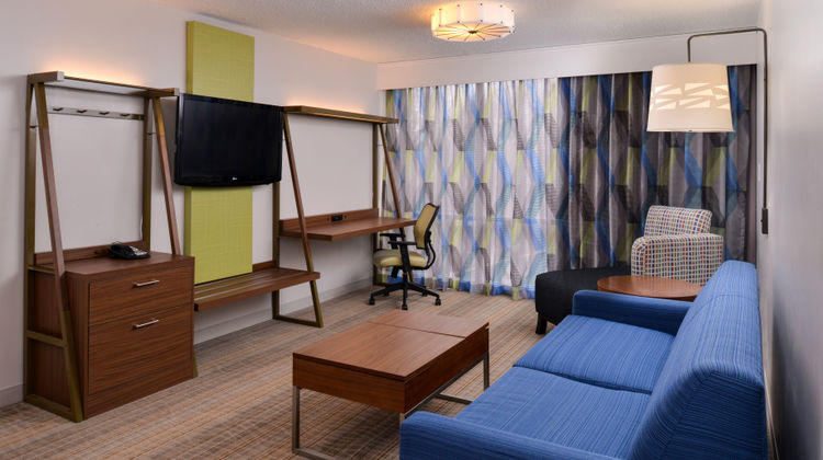 Holiday Inn Express Suite