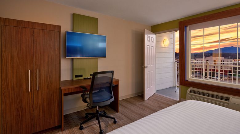 <b>Holiday Inn Express Pigeon Forge Room</b>. Images powered by <a href="https://www.leonardoworldwide.com/" title="Leonardo Worldwide" target="_blank">Leonardo</a>.