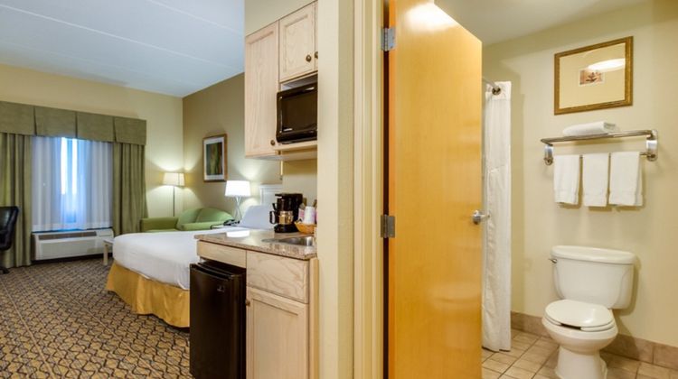 Holiday Inn Express Hotel & Suites Room