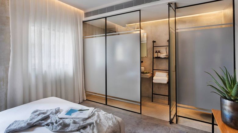 <b>The Vera Hotel Room</b>. Images powered by <a href="https://www.leonardoworldwide.com/" title="Leonardo Worldwide" target="_blank">Leonardo</a>.
