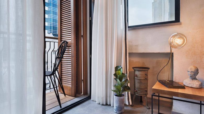 <b>The Vera Hotel Room</b>. Images powered by <a href="https://www.leonardoworldwide.com/" title="Leonardo Worldwide" target="_blank">Leonardo</a>.