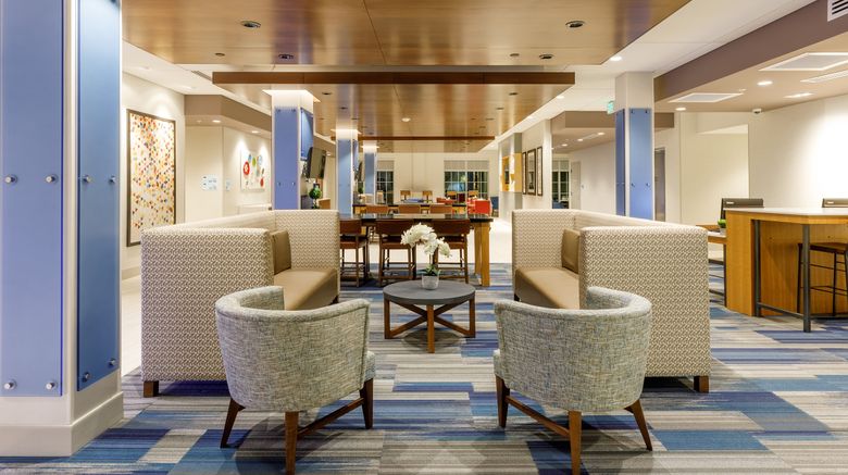 <b>Holiday Inn Express & Suites Sturbridge Lobby</b>. Images powered by <a href="https://www.leonardoworldwide.com/" title="Leonardo Worldwide" target="_blank">Leonardo</a>.