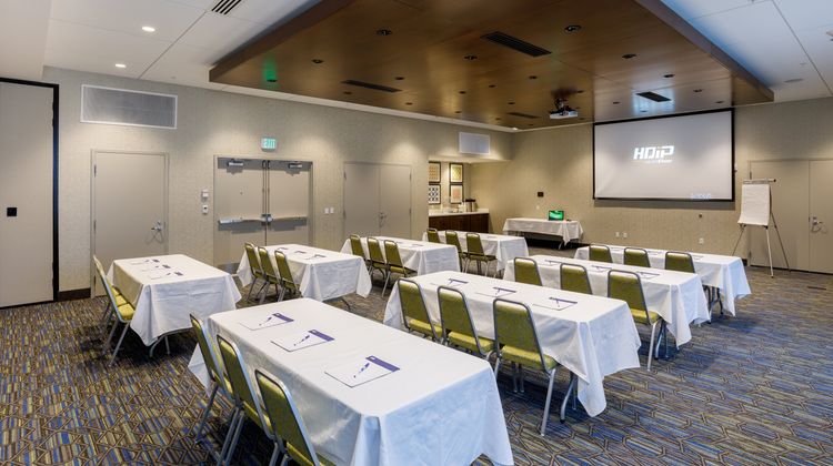 Holiday Inn Express & Suites Sturbridge Meeting