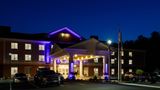 Holiday Inn Express & Suites Sturbridge Exterior