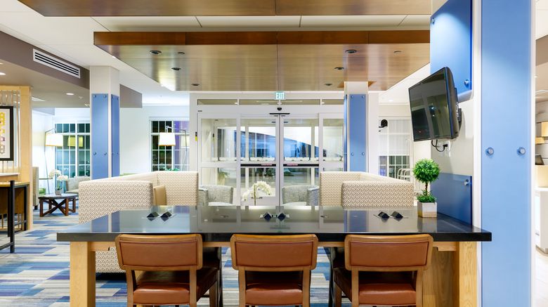 <b>Holiday Inn Express & Suites Sturbridge Lobby</b>. Images powered by <a href="https://www.leonardoworldwide.com/" title="Leonardo Worldwide" target="_blank">Leonardo</a>.