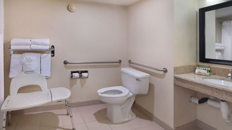 <b>Holiday Inn Hotel & Suites Anaheim Room</b>. Images powered by <a href="https://www.leonardoworldwide.com/" title="Leonardo Worldwide" target="_blank">Leonardo</a>.