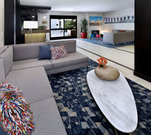Holiday Inn Hotel & Suites Anaheim Lobby