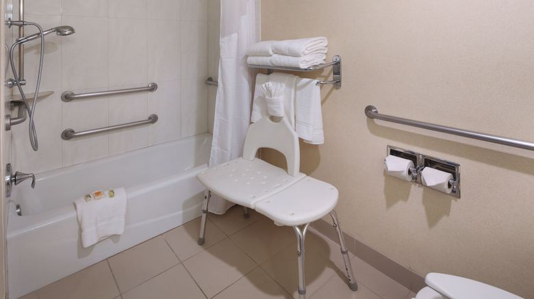 <b>Holiday Inn Hotel & Suites Anaheim Room</b>. Images powered by <a href="https://www.leonardoworldwide.com/" title="Leonardo Worldwide" target="_blank">Leonardo</a>.