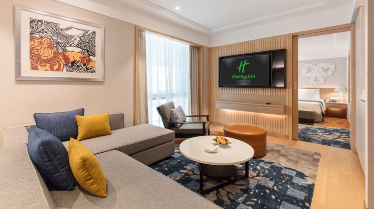 Holiday Inn Bangkok Suite