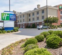 Holiday Inn Express & Suites Cullman Exterior