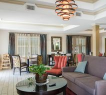 Holiday Inn Express & Suites Cullman Lobby