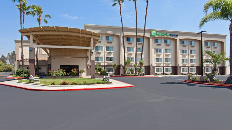 Holiday Inn Express Riverside North Exterior
