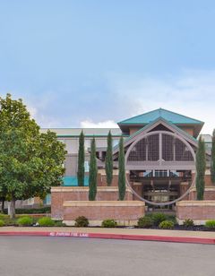 Holiday Inn Express & Suites
