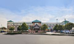 Holiday Inn Express & Suites
