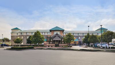 Holiday Inn Express & Suites