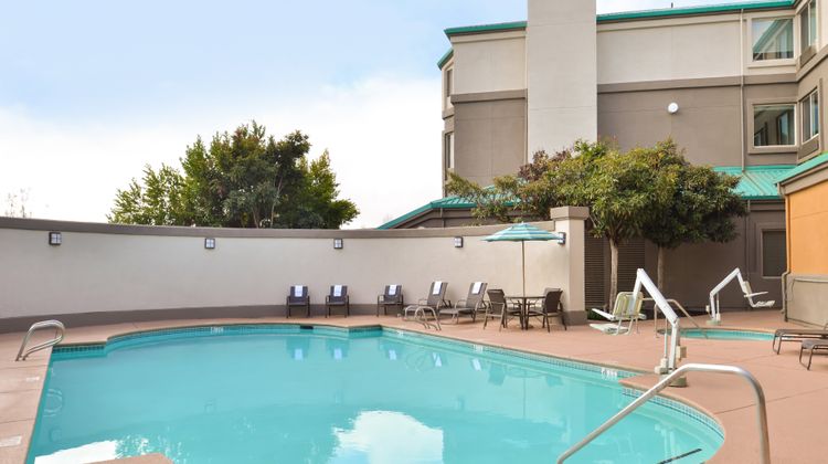 Holiday Inn Express & Suites Pool
